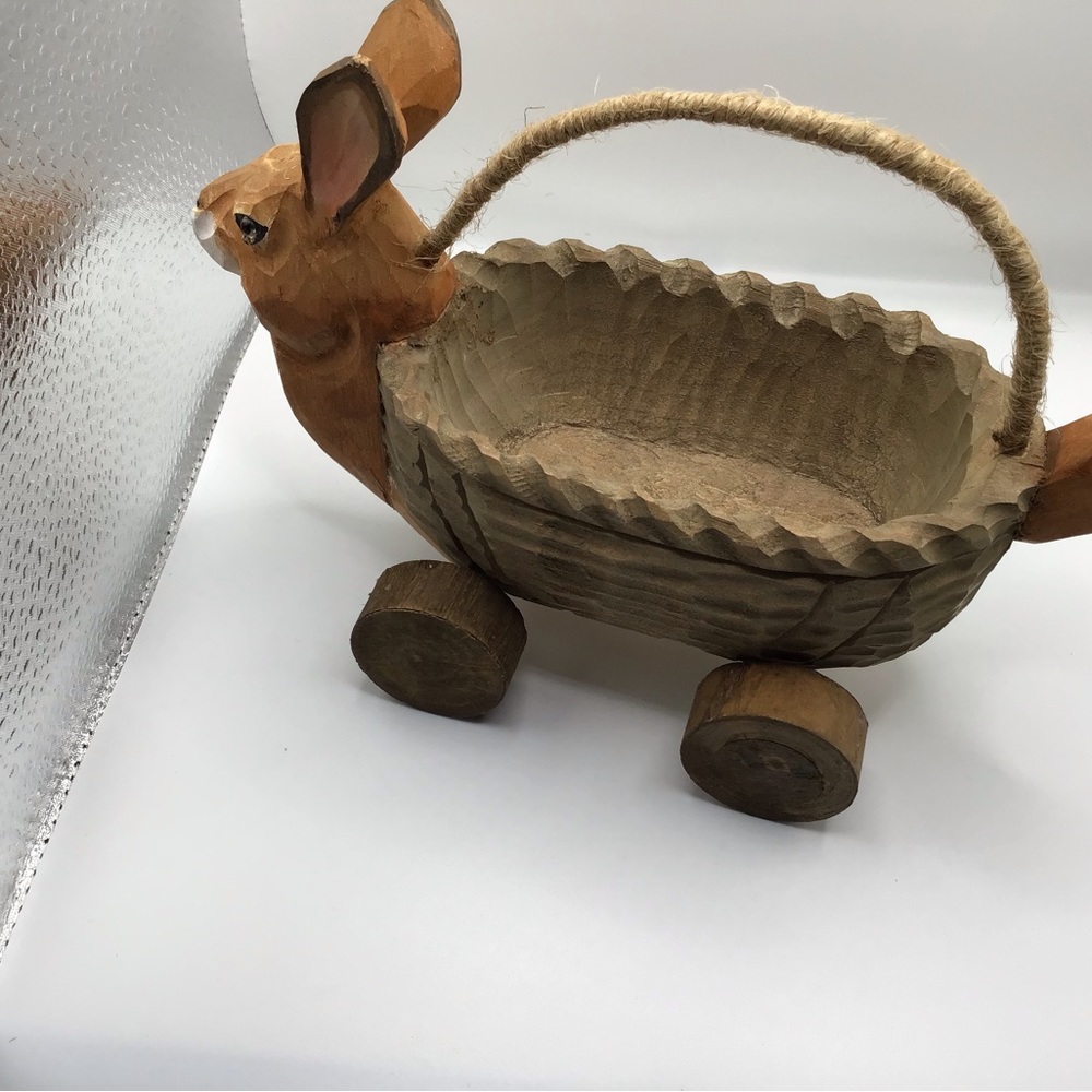 NWOT Perfect Spring Decoration Stunning Bunny Rabbit on Wheels